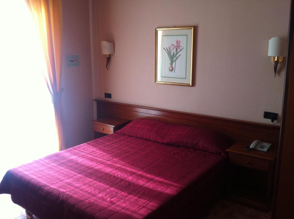 Hotel Impero Brescia Kamer foto