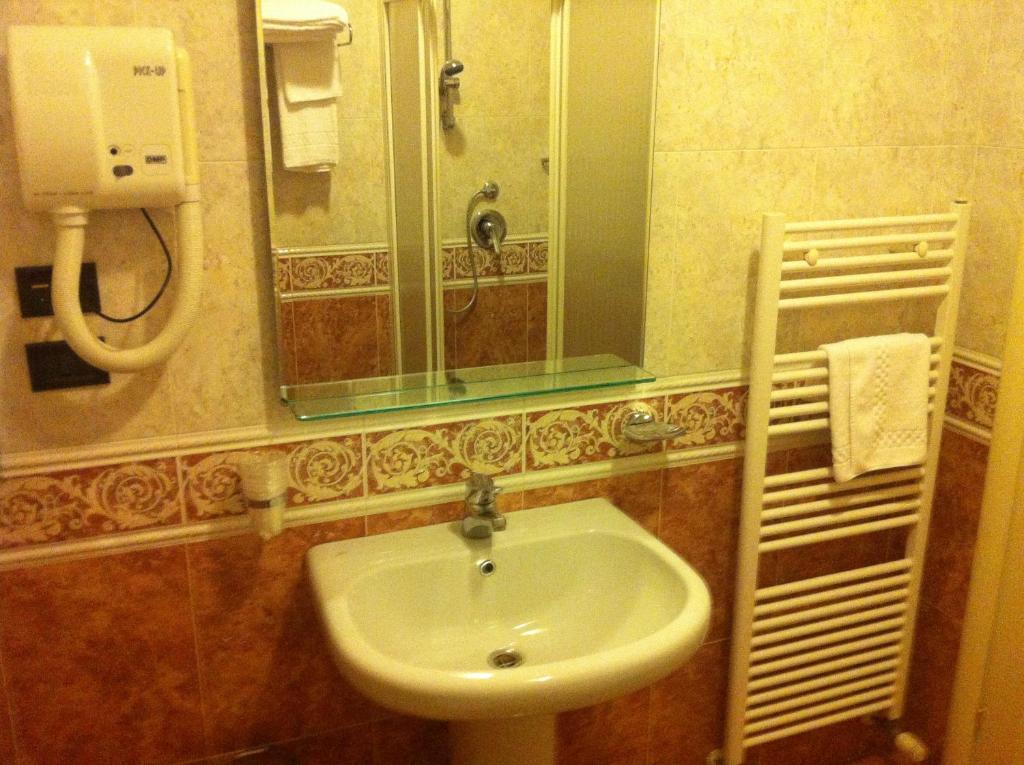 Hotel Impero Brescia Kamer foto