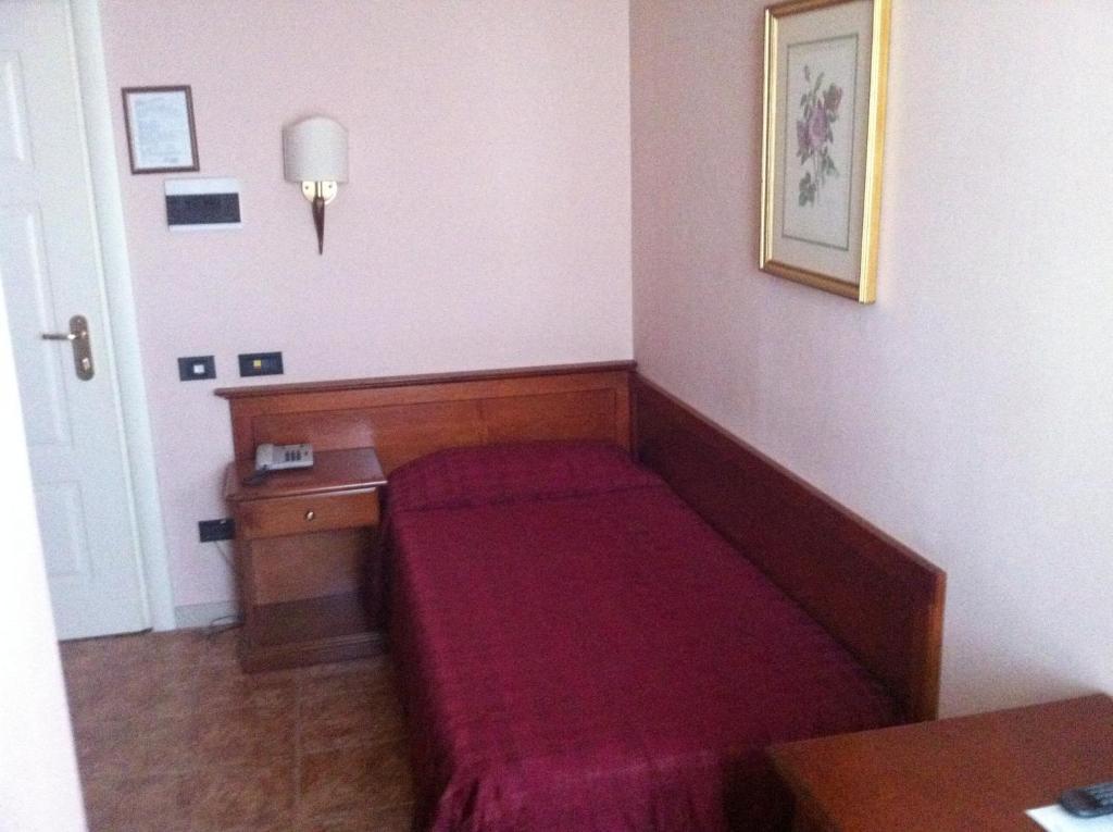 Hotel Impero Brescia Kamer foto