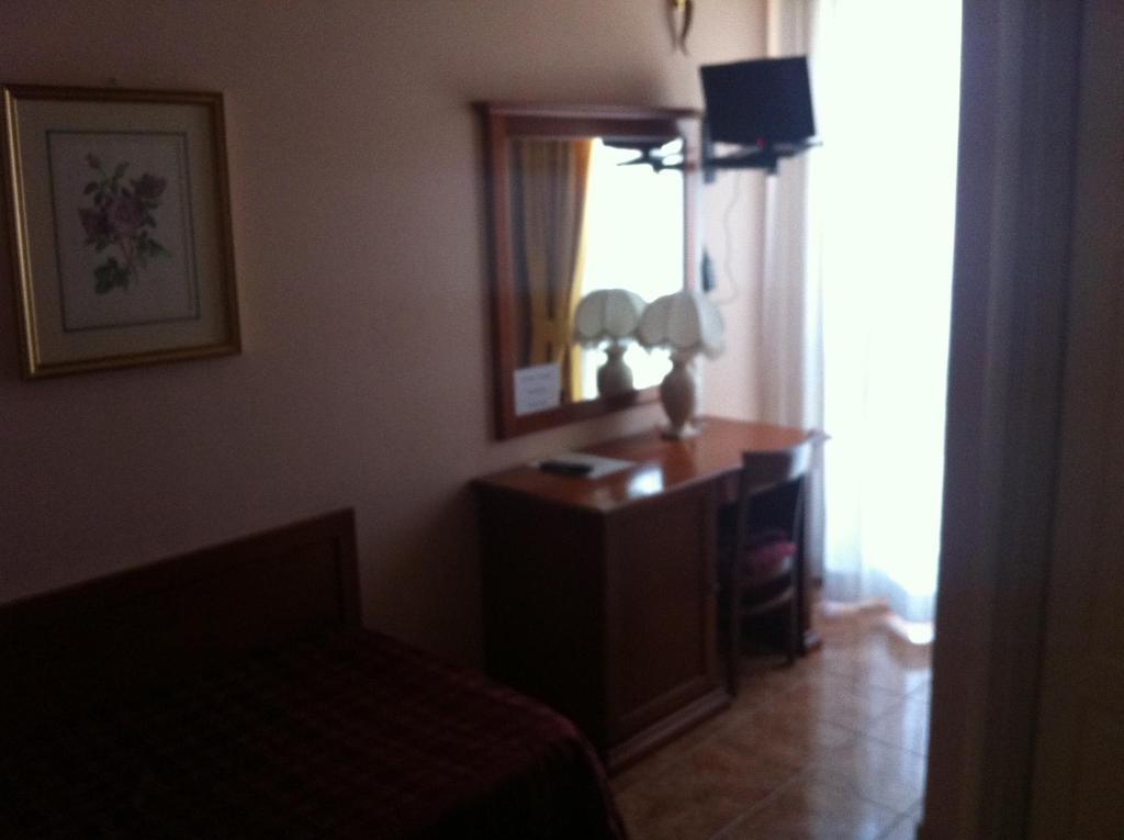 Hotel Impero Brescia Kamer foto