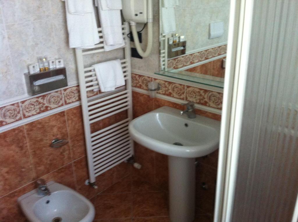 Hotel Impero Brescia Kamer foto