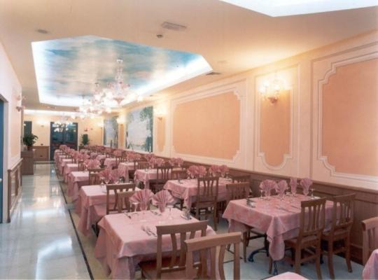 Hotel Impero Brescia Buitenkant foto